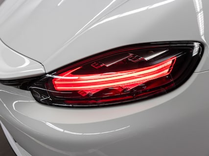 Porsche-718 Boxster