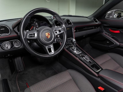 Porsche-718 Boxster