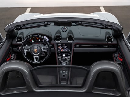 Porsche-718 Boxster