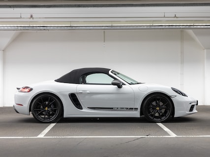 Porsche-718 Boxster
