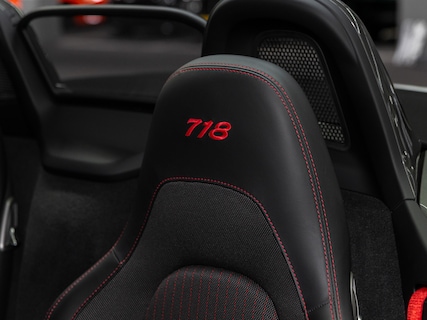 Porsche-718 Boxster