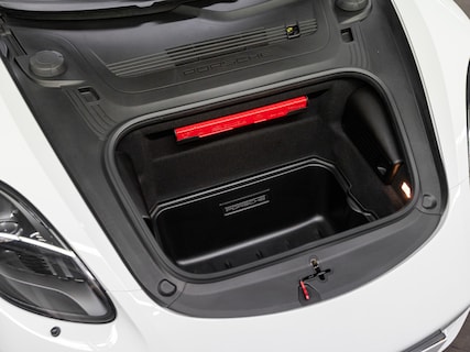 Porsche-718 Boxster