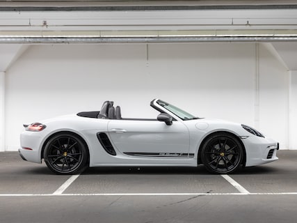Porsche-718 Boxster