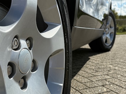 Land Rover-Discovery Sport