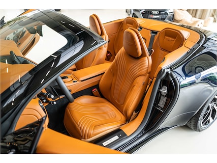 Aston Martin-DB11