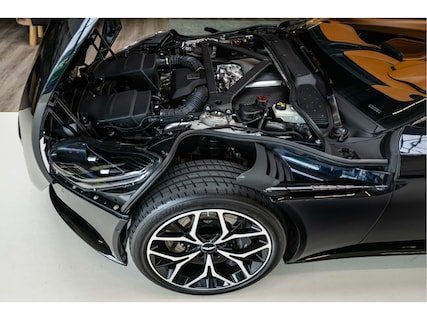 Aston Martin-DB11