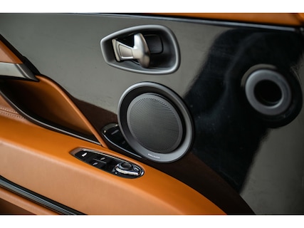 Aston Martin-DB11