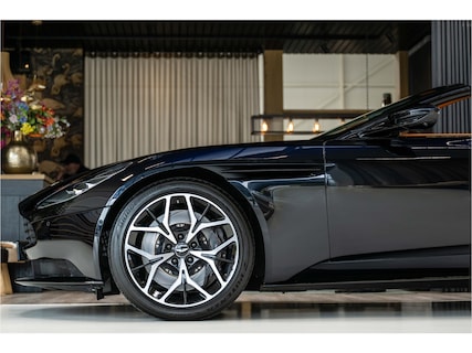 Aston Martin-DB11