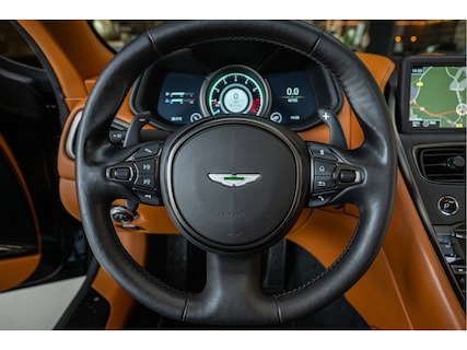 Aston Martin-DB11