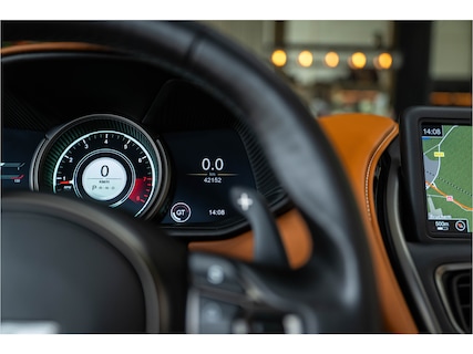 Aston Martin-DB11