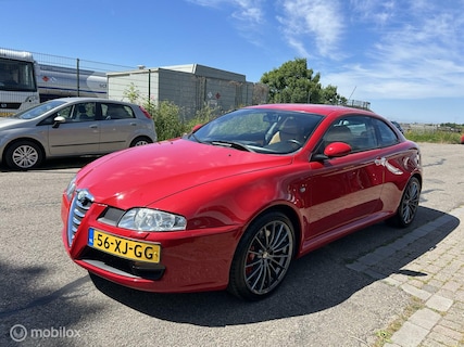 Alfa Romeo-GT