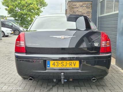 Chrysler-300C