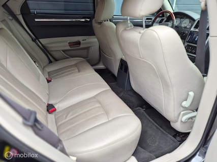 Chrysler-300C