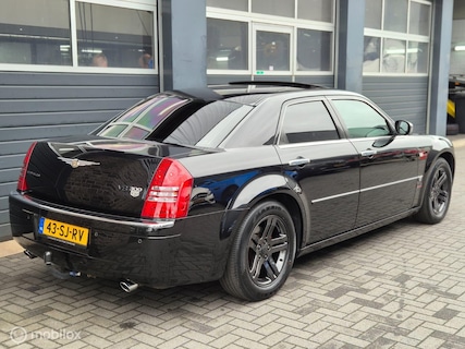 Chrysler-300C
