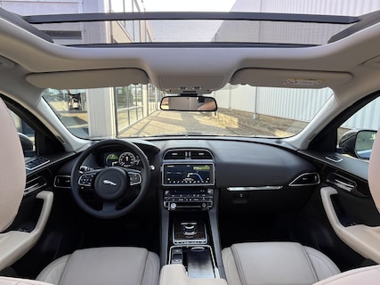 Jaguar-F-Pace