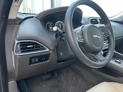 Jaguar-F-Pace