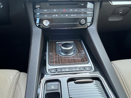 Jaguar-F-Pace