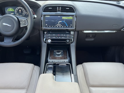 Jaguar-F-Pace
