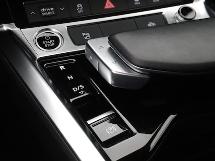 Audi-Q8 e-tron