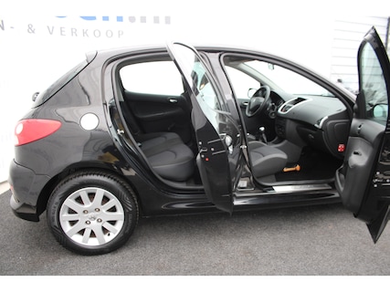 Peugeot-206+