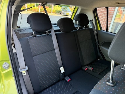 Daihatsu-Sirion