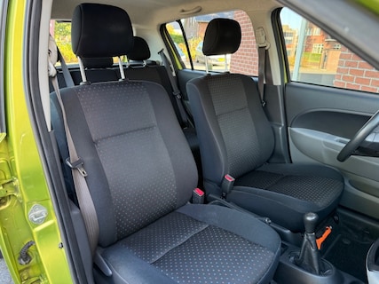Daihatsu-Sirion