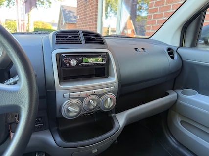 Daihatsu-Sirion