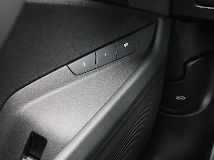 Audi-Q8 e-tron