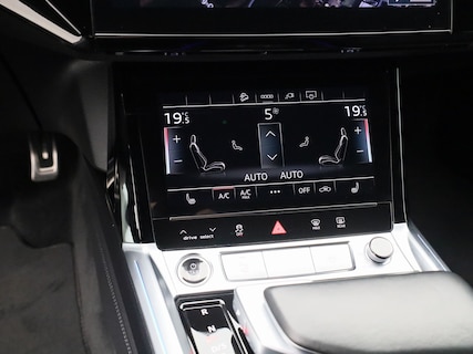 Audi-Q8 e-tron