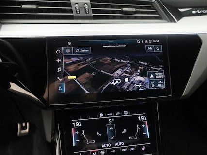 Audi-Q8 e-tron