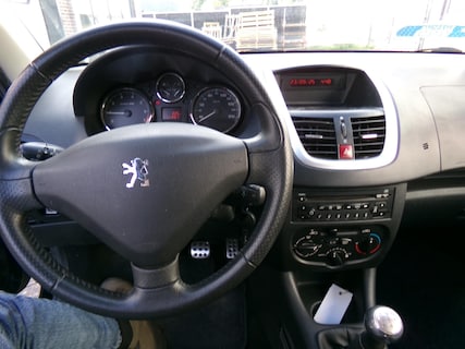 Peugeot-206+