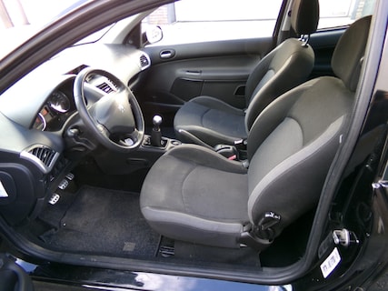Peugeot-206+