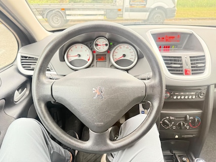 Peugeot-207