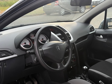 Peugeot-207