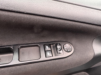 Peugeot-207
