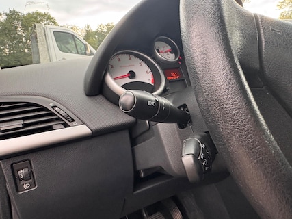 Peugeot-207