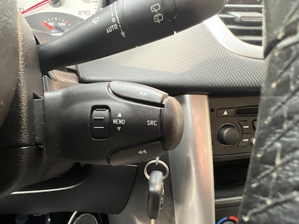 Peugeot-207
