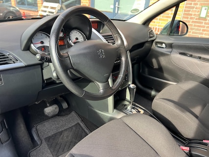Peugeot-207