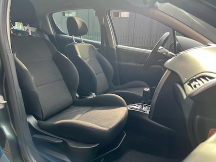 Peugeot-207