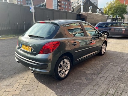 Peugeot-207