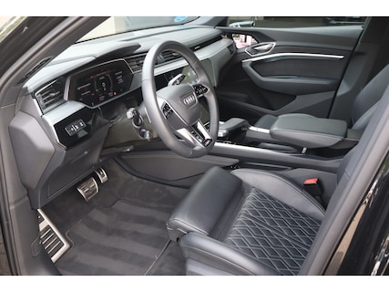Audi-Q8 e-tron