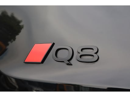 Audi-Q8 e-tron