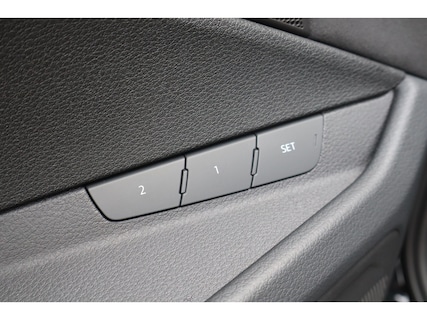 Audi-Q8 e-tron