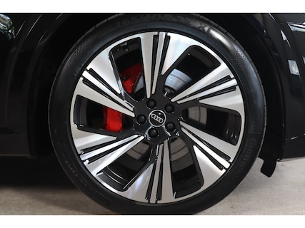 Audi-Q8 e-tron