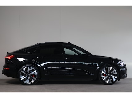 Audi-Q8 e-tron