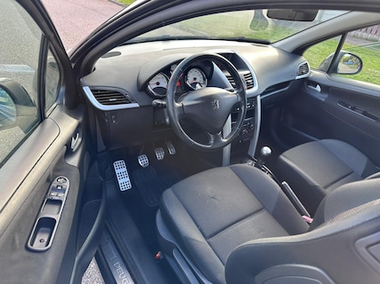 Peugeot-207