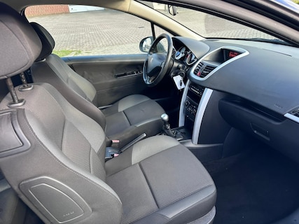 Peugeot-207