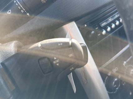 Peugeot-207