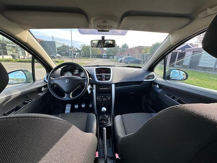 Peugeot-207