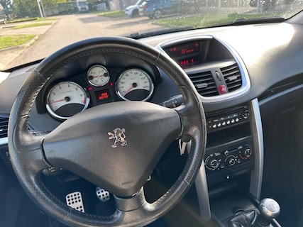 Peugeot-207